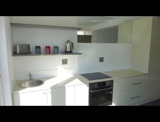 2 bed property to rent in WOODSTOCK